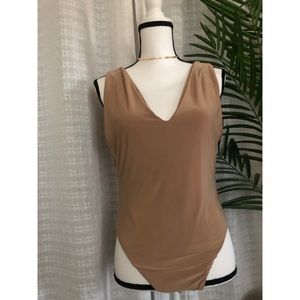 Boohoo nude bodysuit (us16)